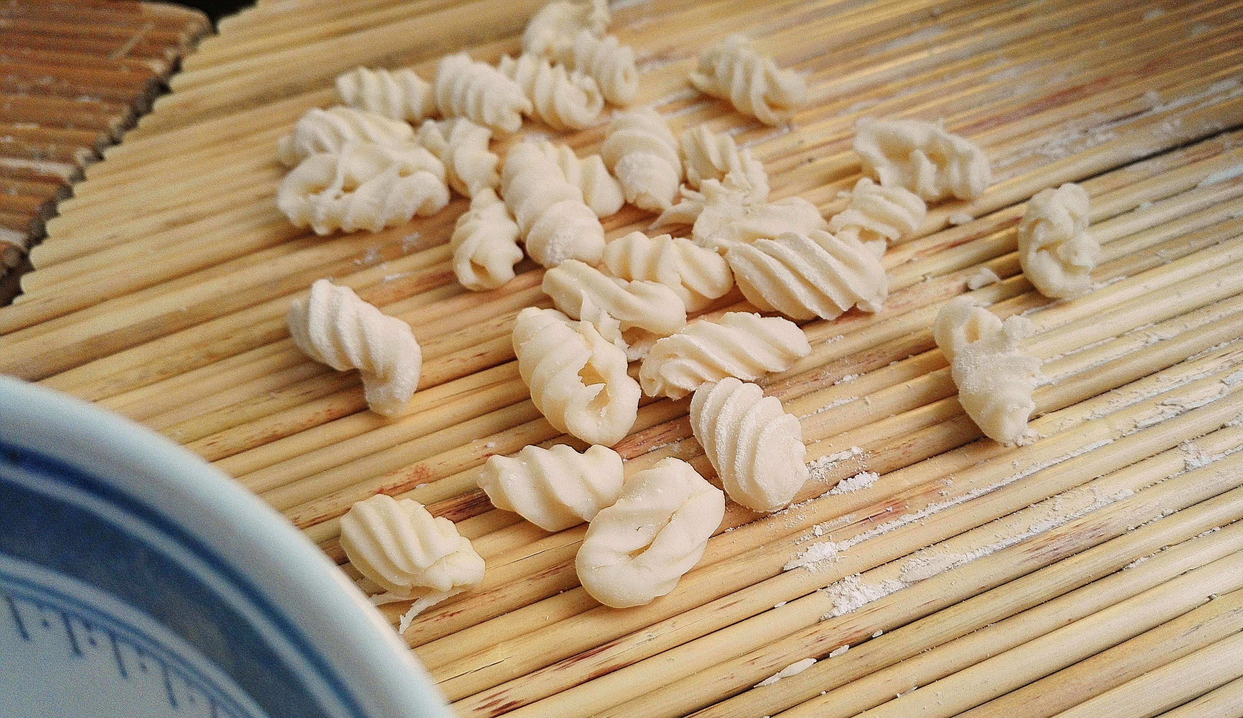 Mashi = Chinese Rolled Shell Pasta