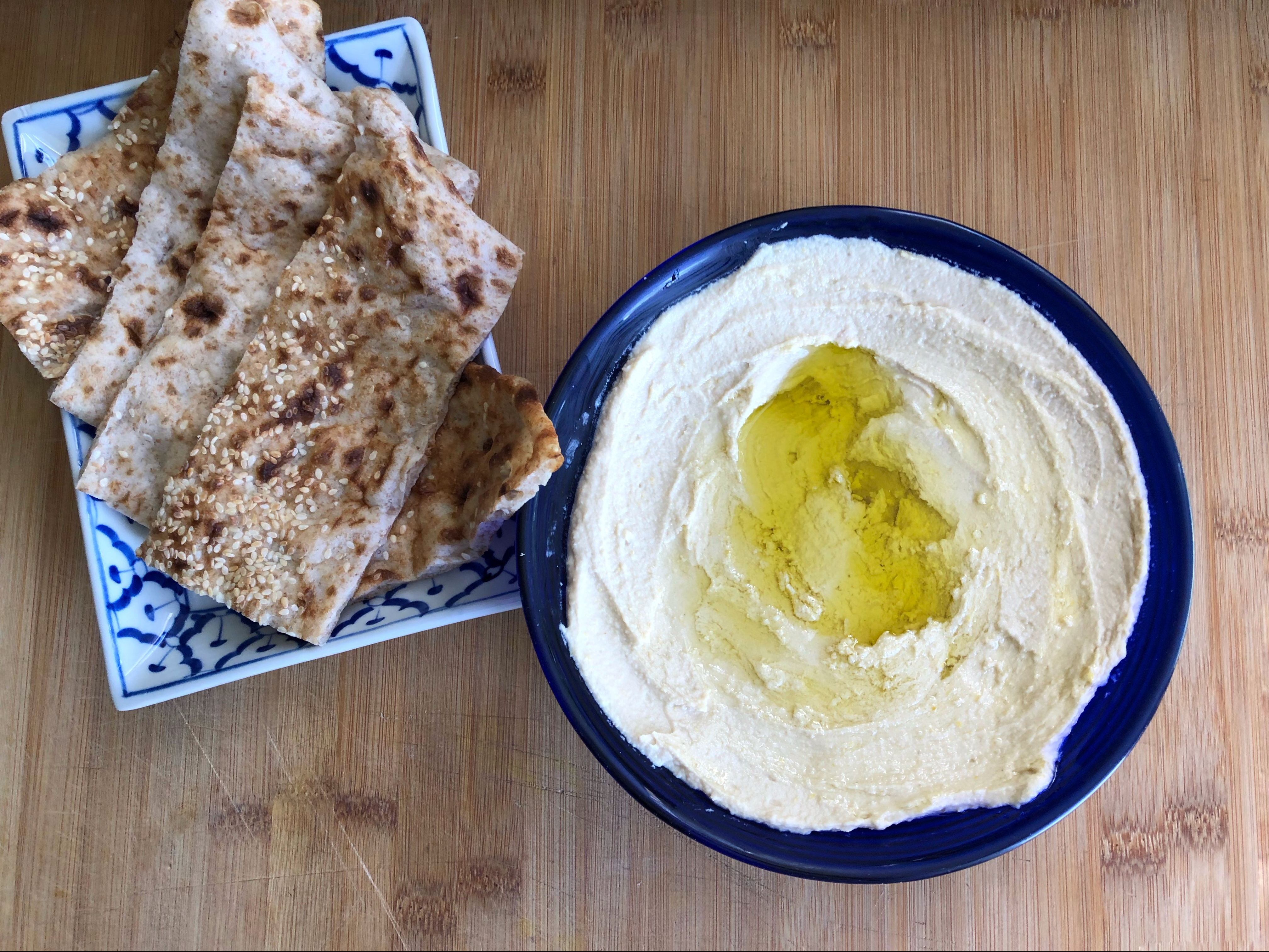 Smooth, Fluffy & Lemony Hummus